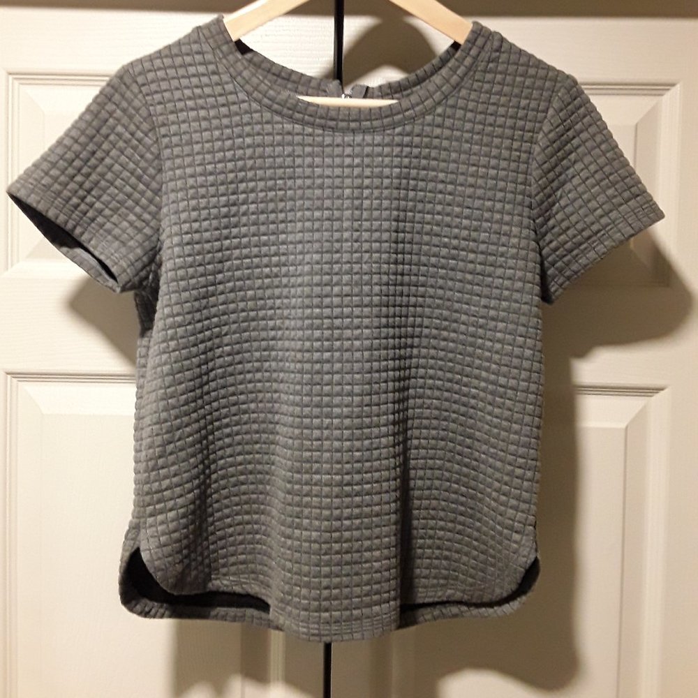 Eyeshadow modern gray women quilted top